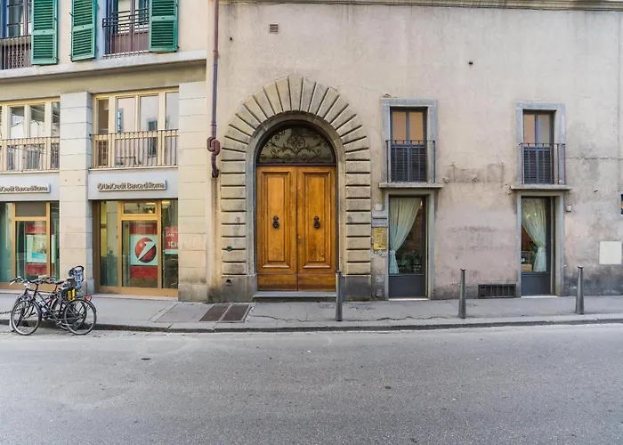 Toc Toc - Modern In Florence